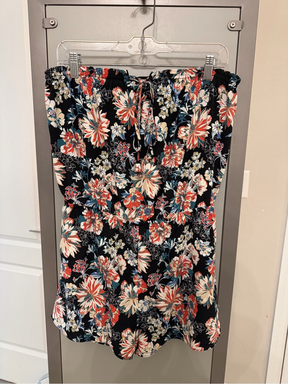 Romper/shorts Floral Print Black Drawstring Waist-Perfect condition